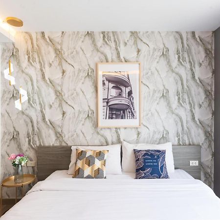 Dazzle Sukhumvit 7 By Lefoyer Apartment Bangkok Exterior photo