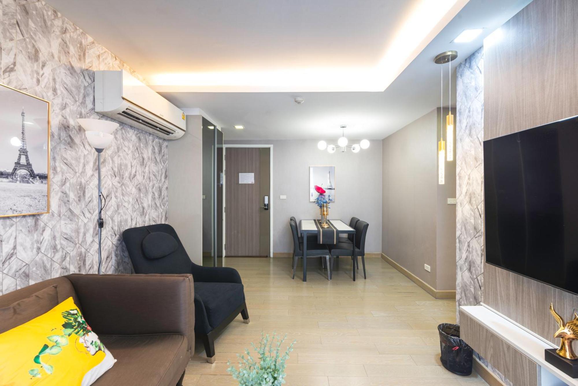 Dazzle Sukhumvit 7 By Lefoyer Apartment Bangkok Exterior photo